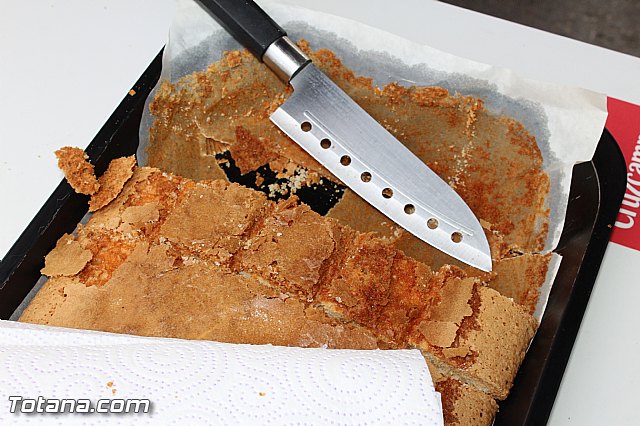 El III desayuno solidario a beneficio de Critas recaud unos 50 Kg de comida y 65 juguetes - 27