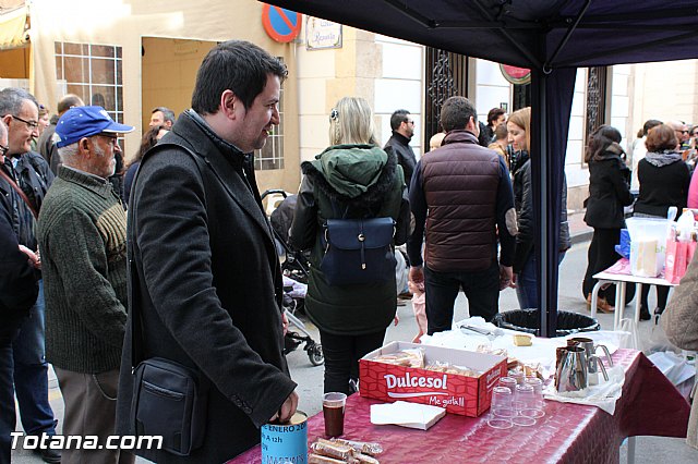 El III desayuno solidario a beneficio de Critas recaud unos 50 Kg de comida y 65 juguetes - 28