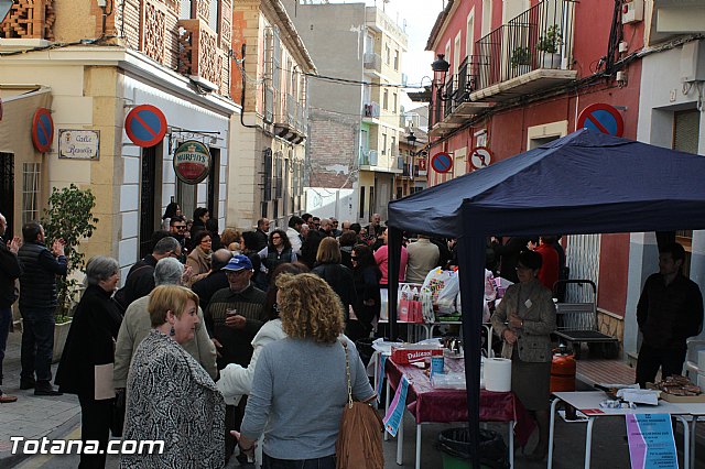 El III desayuno solidario a beneficio de Critas recaud unos 50 Kg de comida y 65 juguetes - 35
