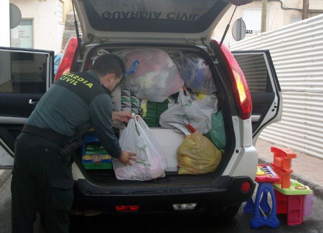 La Guardia Civil realiza una colecta de juguetes a favor de Cáritas - 3, Foto 3