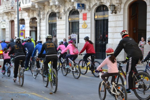 Más de 400 personas se dan cita el en tradicional paseo ciclista de Reyes - 2, Foto 2