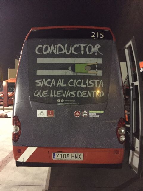 Los autobuses urbanos animan a los conductores a respetar a los ciclistas - 1, Foto 1