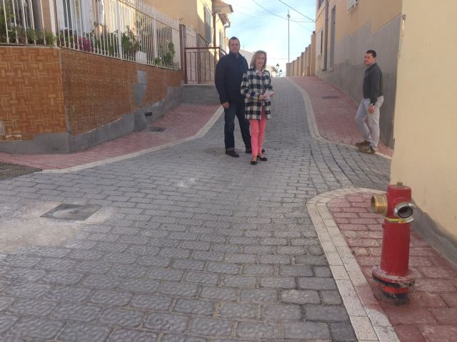El Ayuntamiento de Lorca concluye las obras de remodelación y ensanchamiento de la Calle Capachas para garantizar el paso de vehículos de emergencia - 1, Foto 1
