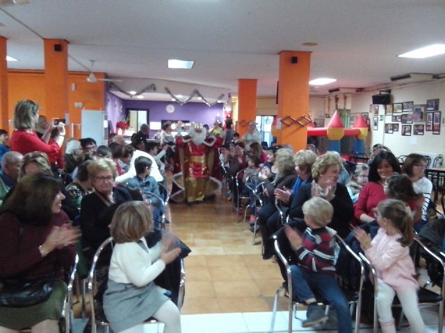 Abuelos y nietos reciben a Melchor - 1, Foto 1