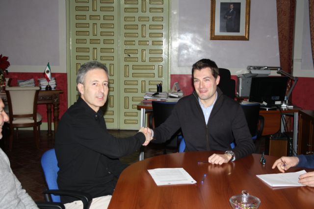 El Alcalde de Cehegín firma un Convenio con la Asociación Betania - 2, Foto 2