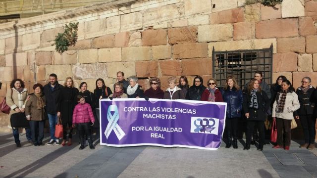 Lorca vuelve a mostrar su condena a la violencia de género - 1, Foto 1