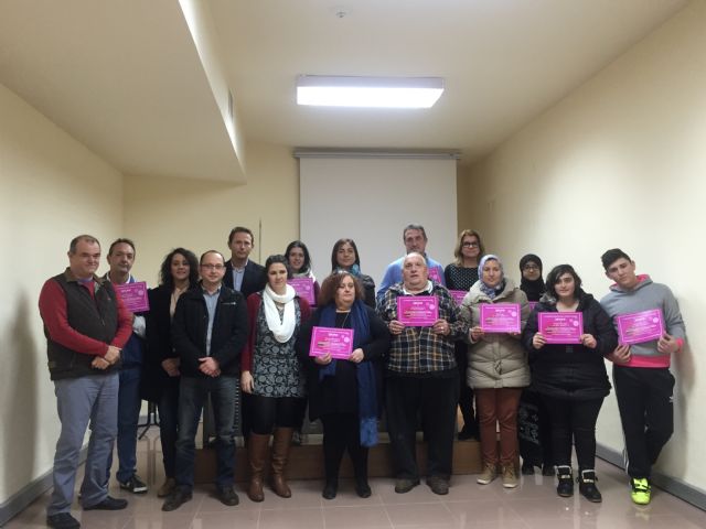 Clausurado el curso de informática para desempleados, organizado por la Asociación Proyecto Abraham - 1, Foto 1