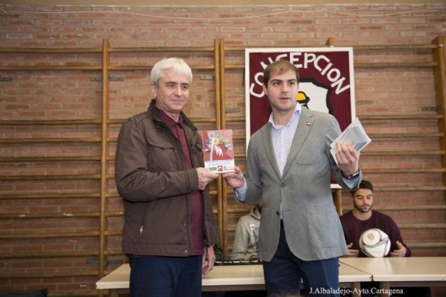 El F.C.Cartagena visita las aulas del colegio Concepción Arenal - 1, Foto 1