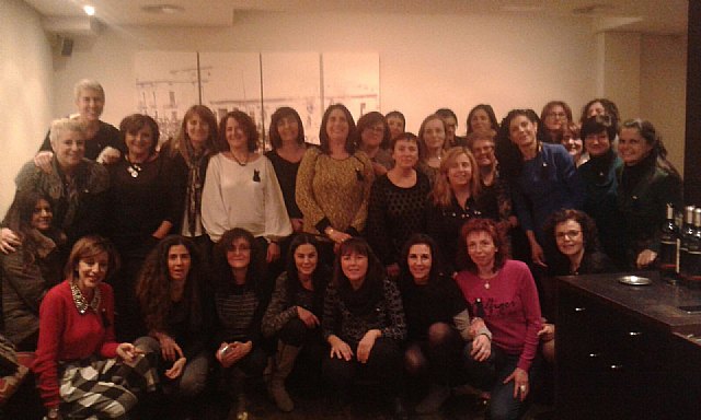 Las alumnas de la promocin 1970-1971 del Colegio “La Milagrosa” de Totana organizaron una cena con motivo del 30º aniversario - 1