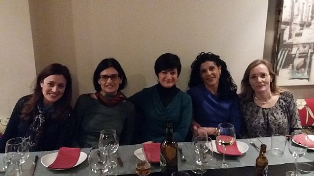 Las alumnas de la promocin 1970-1971 del Colegio “La Milagrosa” de Totana organizaron una cena con motivo del 30º aniversario - 4
