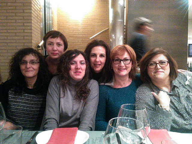 Las alumnas de la promocin 1970-1971 del Colegio “La Milagrosa” de Totana organizaron una cena con motivo del 30º aniversario - 10