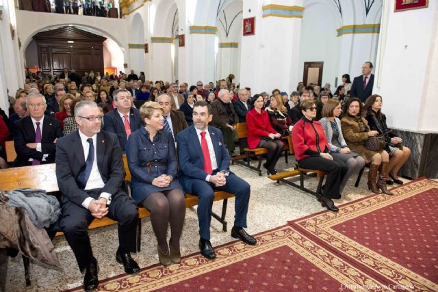 La plaza de la Iglesia de San Antón se llenó de vecinos, mascotas y baile - 2, Foto 2