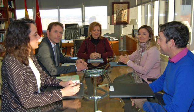 La consejera de Educación y Universidades se reúne con el alcalde de Torre Pacheco - 1, Foto 1