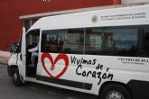La Concejala de Servicios Sociales adquiere un vehculo para el transporte de los usuarios del Centro de Da 'Virgen de las Maravillas'