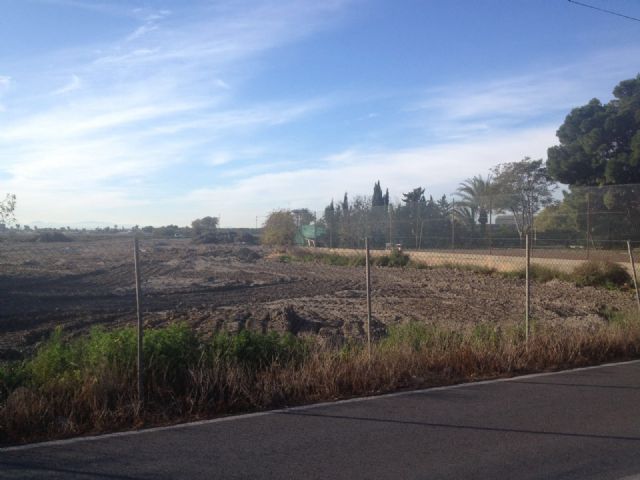 Ciudadanos denuncia ante el Seprona el vertido descontrolado de residuos en los accesos a San Pedro del Pinatar - 2, Foto 2