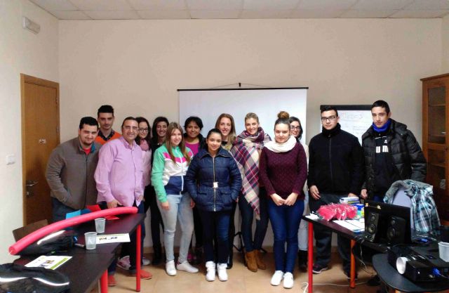 Juventud forma en la rama de la hostelería a 12 desempleados a través de un curso financiado por el SEF - 2, Foto 2