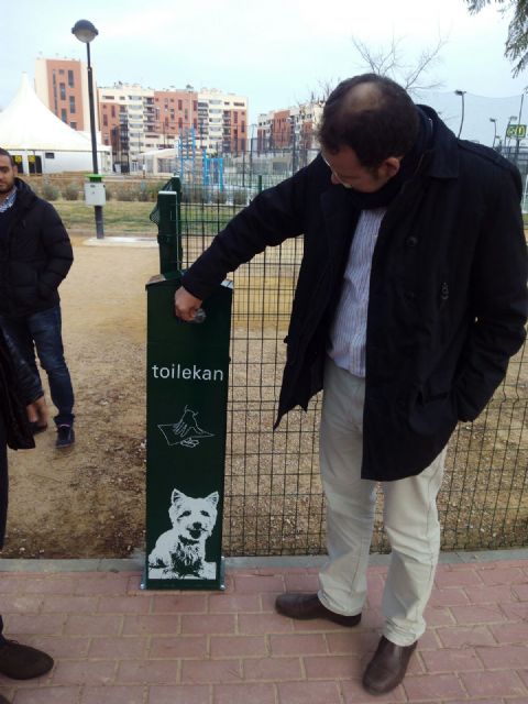 Los vecinos de Joven Futura estrenan zona de esparcimiento canino - 1, Foto 1