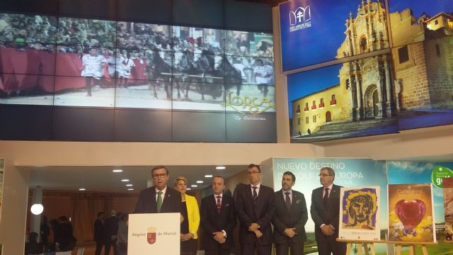 La Semana Santa y el arte del bordado se promocionan en Fitur como atractivo turístico y cultural - 2, Foto 2