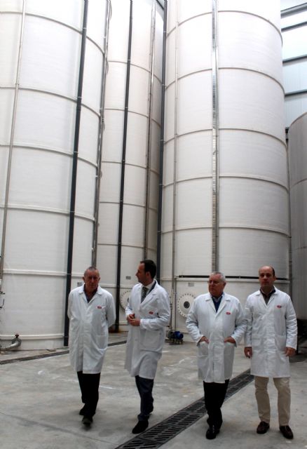 El director del Info visita las instalaciones de la empresa conservera Hida - 1, Foto 1