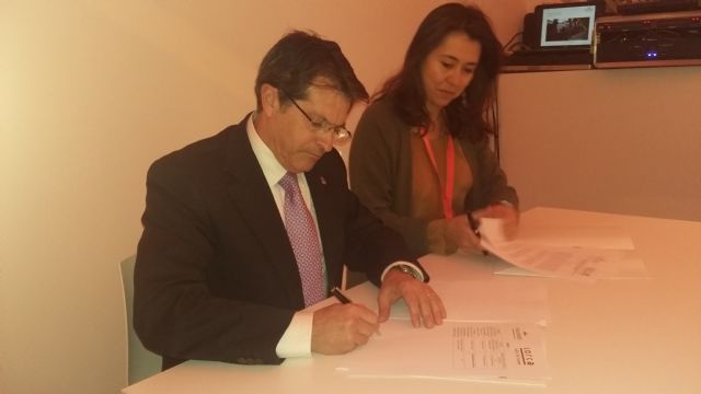 Ayuntamiento y Paradores firman un acuerdo para difundir los atractivos del municipio entre los miembros de la red de Paradores - 1, Foto 1