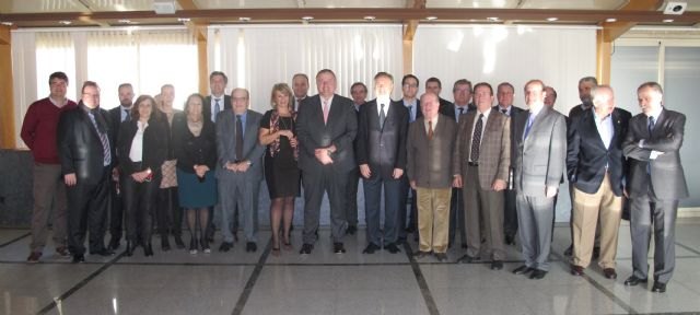 La Comunidad informa a los directivos del Círculo de Economía de la situación actual del Aeropuerto Internacional de la Región de Murcia - 1, Foto 1