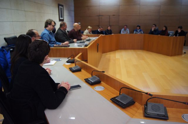 The director of "Bastida Project" team meets with the municipal corporation, Foto 1