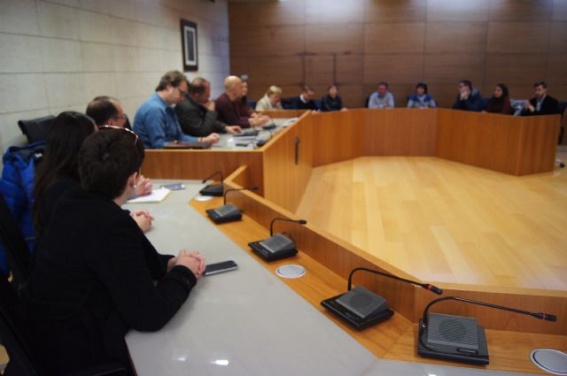 The director of "Bastida Project" team meets with the municipal corporation, Foto 2