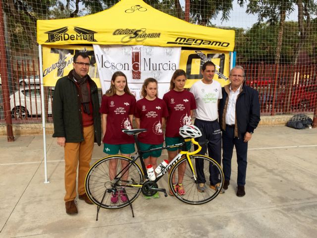 El Alcalde asiste a la exhibición ofrecida por las promesas del triatlón del Agringenia Murcia Sport Club - 3, Foto 3