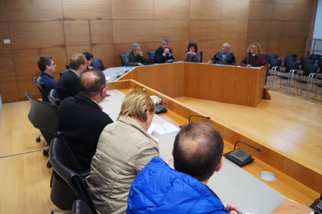 The municipal government meets with representatives of the Association of Residents of the "La Charca", Foto 3