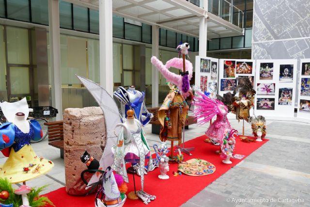 El edificio de San Miguel expone los trajes más representativos del Carnaval - 2, Foto 2