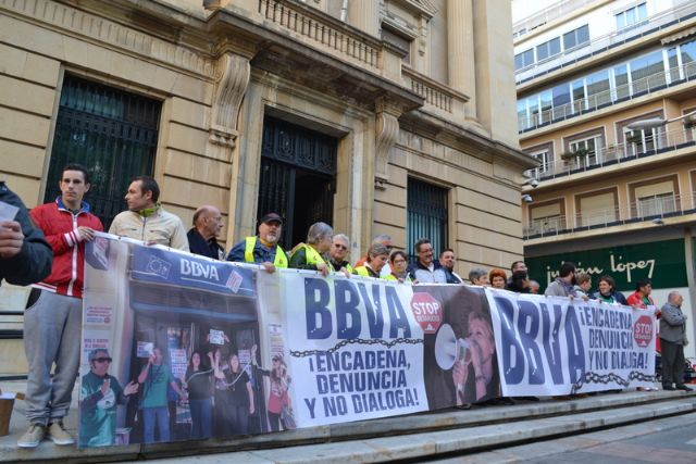 Cambiemos Murcia muestra su apoyo a las familias denunciadas por el BBVA - 1, Foto 1