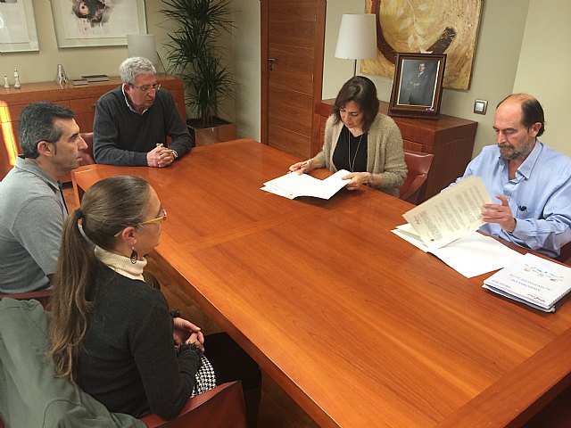 Sanidad valora el funcionamiento de la unidad de cuidados paliativos pediátrica del Hospital Virgen de la Arrixaca - 1, Foto 1