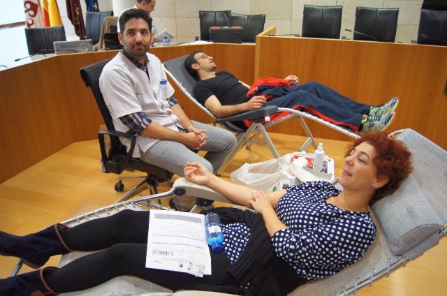 32 personas donaron sangre en la jornada de captación organizada por la Concejalía de Sanidad y el Centro Regional de Hemodonación, Foto 2