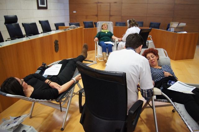 32 personas donaron sangre en la jornada de captación organizada por la Concejalía de Sanidad y el Centro Regional de Hemodonación, Foto 7