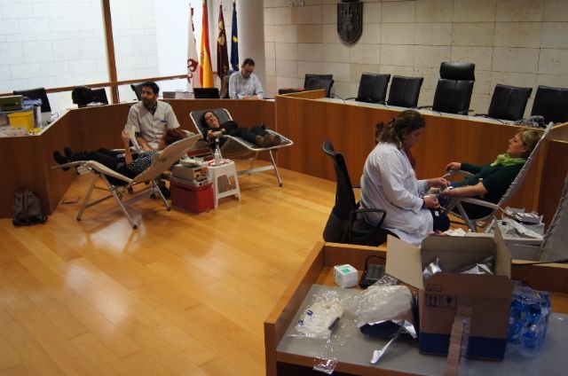 32 personas donaron sangre en la jornada de captación organizada por la Concejalía de Sanidad y el Centro Regional de Hemodonación, Foto 8