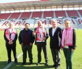 El presidente de la Comunidad asegura que 'estar hoy con el Real Murcia es estar con el futuro de este club'