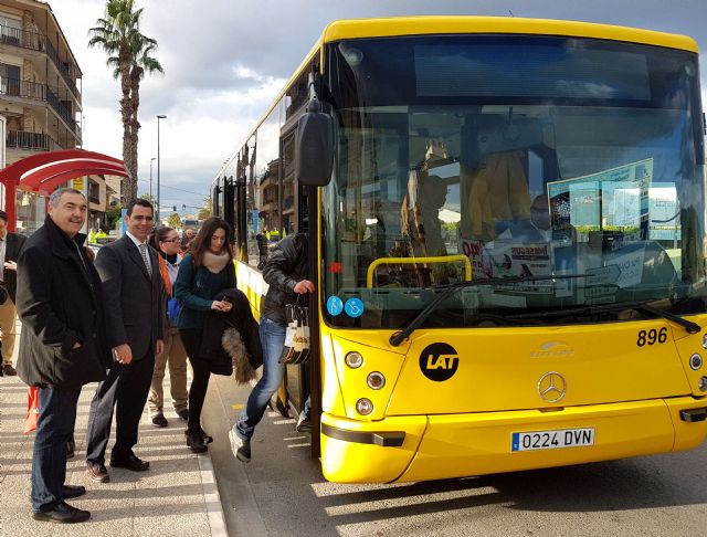 Una encuesta revela que lo más importante para el usuario de bus es la adecuación del horario de las líneas a las necesidades reales - 1, Foto 1