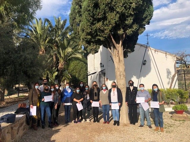 Quince alumnos finalizan el programa de empleo y formación en jardinería y reciben sus certificados - 2, Foto 2