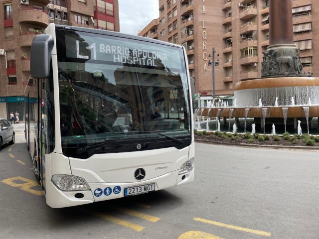 El Ayuntamiento de Lorca anuncia la gratuidad del transporte urbano para menores de 14 años y una rebaja del 40 % en abonos durante todo 2026 - 2, Foto 2
