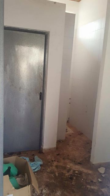 El PSOE denuncia la indignación de los vecinos de La Paca por el lamentable estado del campo de fútbol y vestuarios - 3, Foto 3