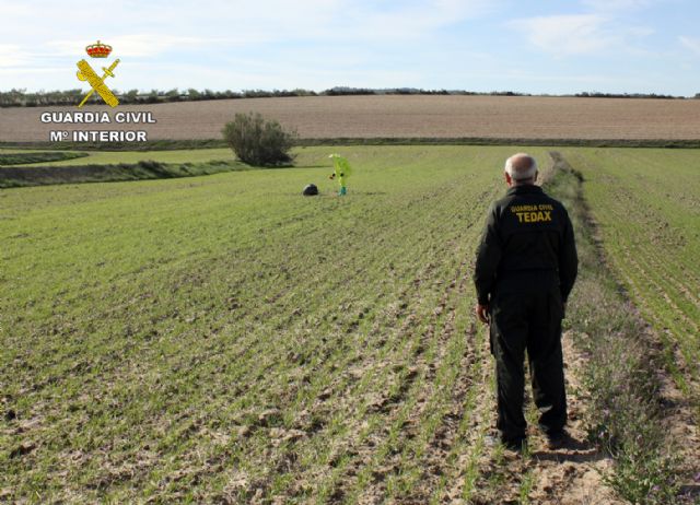 La Guardia Civil destruye más de un centenar de artefactos y siete kilos de material explosivo - 3, Foto 3