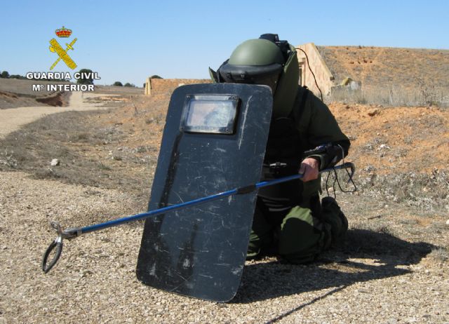 La Guardia Civil destruye más de un centenar de artefactos y siete kilos de material explosivo - 5, Foto 5