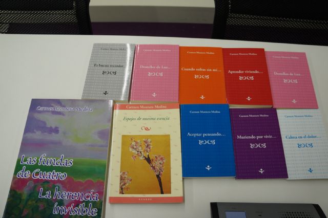 La Fundación Carmen Montero Medina dona libros a la AECC torreña - 2, Foto 2