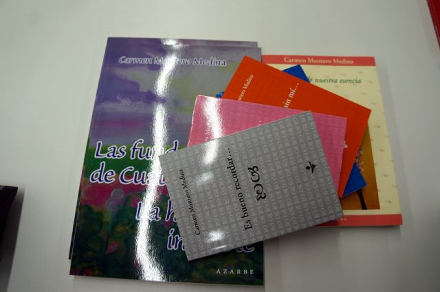 La Fundación Carmen Montero Medina dona libros a la AECC torreña - 3, Foto 3