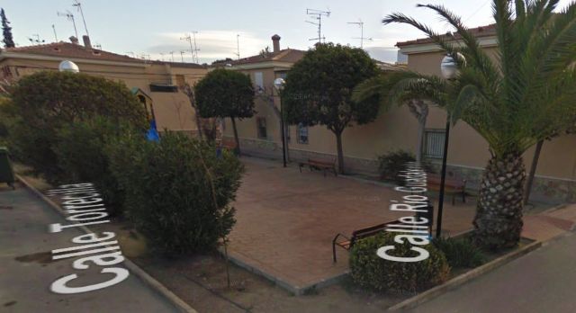 IU-Verdes denuncia que el equipo de gobierno ha sustituido un espacio de recreo para las personas mayores por un solar intransitable - 3, Foto 3