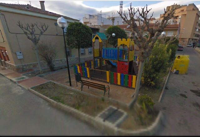 IU-Verdes denuncia que el equipo de gobierno ha sustituido un espacio de recreo para las personas mayores por un solar intransitable - 5, Foto 5