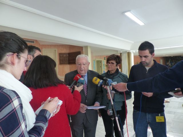La presidenta de la Asamblea recibe las conclusiones de las I Jornadas “Retos para una sociedad transparente” - 2, Foto 2