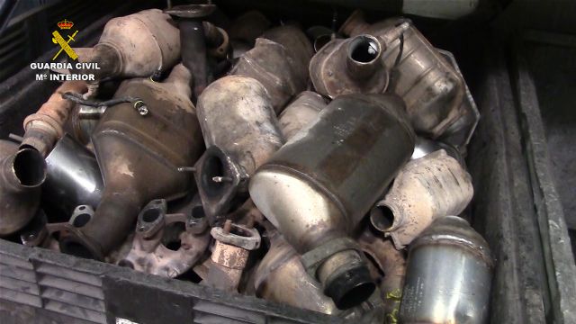 La Guardia Civil desarticula una organización dedicada al robo de catalizadores de  vehículos en España y Francia - 1, Foto 1
