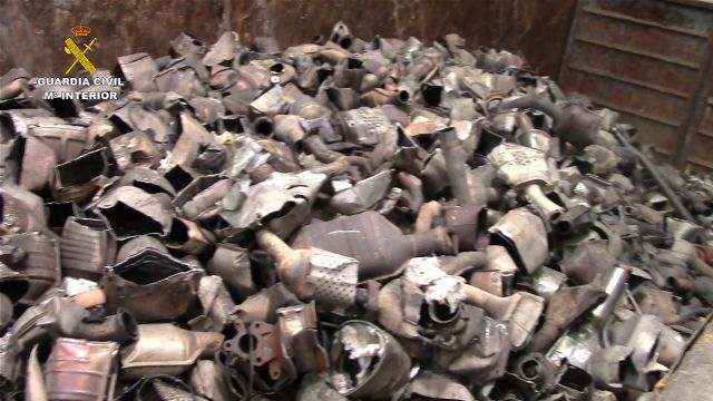 La Guardia Civil desarticula una organización dedicada al robo de catalizadores de  vehículos en España y Francia - 3, Foto 3