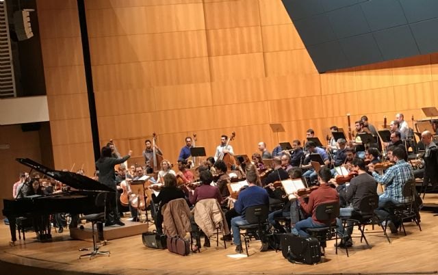 La Orquesta Sinfónica de la Región actúa con la pianista coreana E-Hyun Hüttermann en el Auditorio de Águilas - 1, Foto 1